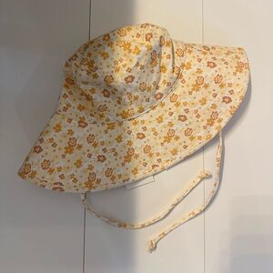 NWT Lack of Color Holiday bucket hat peach bloom hat S/M